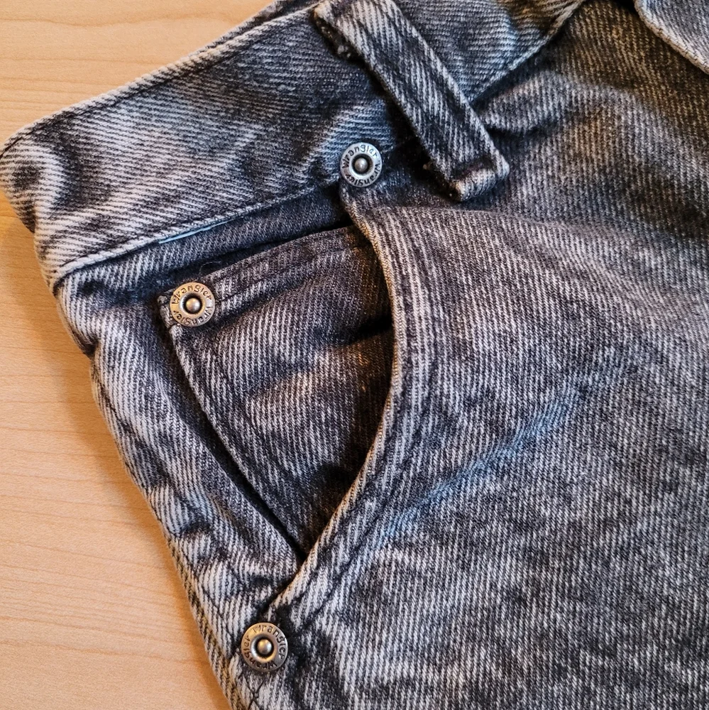 Vintage 1990's Wrangler black light wash denim straight leg jeans